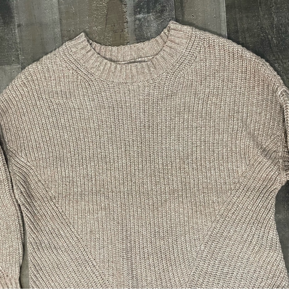 American Eagle Outfitters Crew Neck Sweater Oversized Knit Women’s XS Tan Cream - Picture 7 of 14